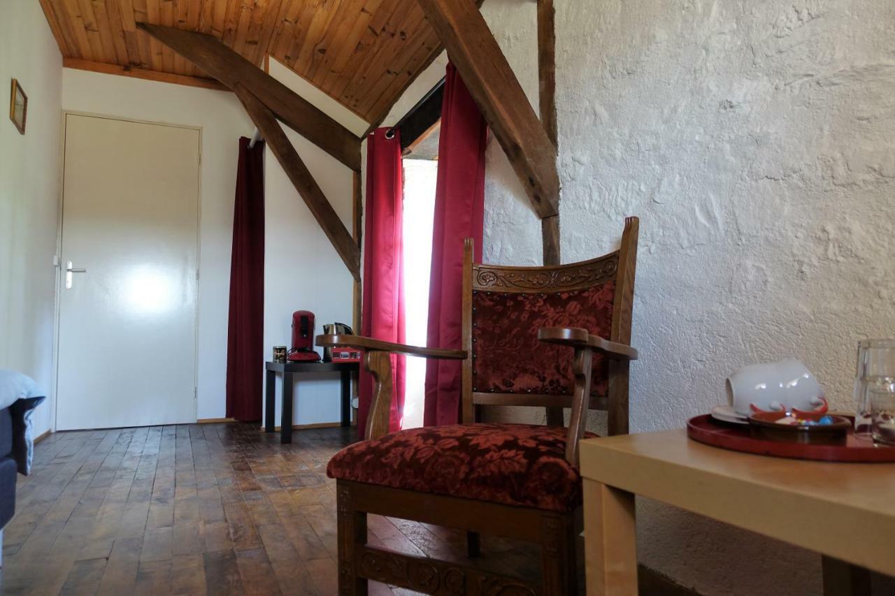 Bed and Breakfast Domaine Les Teuillères Lacam-dʼOurcet Esterno foto